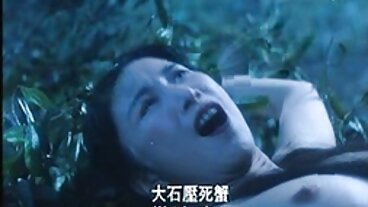 장난 꾸러기 미국: Scarlett Hampton은 그녀의 아빠의 친구를 성교하여 그녀의 스페인 여행을 PornHD에서 지불합니다.