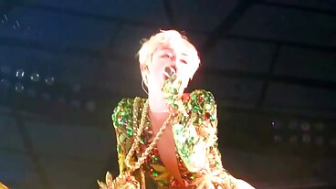 큰 가슴은 레즈비언에서도 작동합니다!