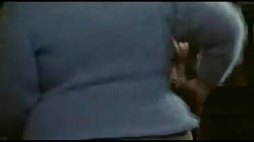 2명의 아름다운 유로 십대들이 서로의 몸을 발견하다!