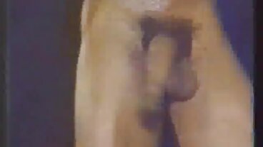Property Sex: 거대한 자연 가슴 에이전트 Skylar Vox는 PornHD의 소파에서 클라이언트를 강타합니다.